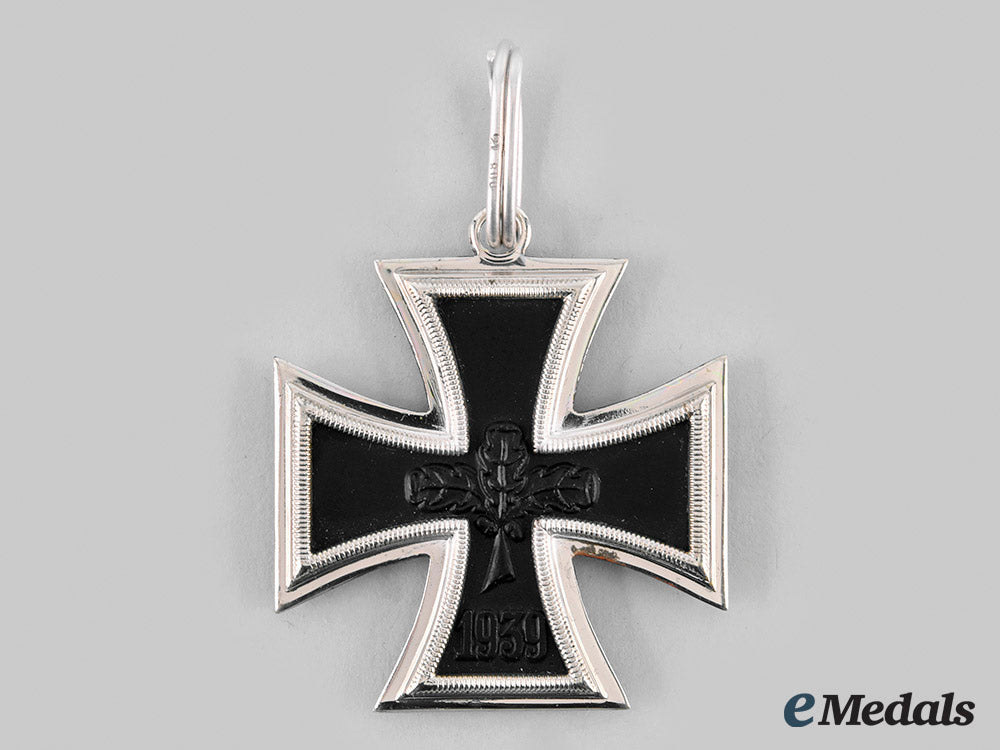 germany,_wehrmacht._a1939_iron_cross_ii_class,1957_issue_with_case_m19_25023_1