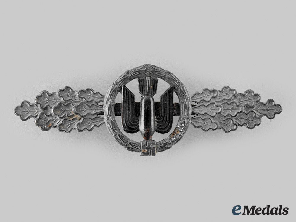 germany,_luftwaffe._a_bomber_flight_clasp,_silver_grade,_by_funcke&_brüninghaus_m19_25363_1