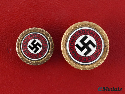 germany,_nsdap._a_set_of_golden_party_badges_belonging_to_ss-_obergruppenführer_arthur_seyss-_inquart,_with_case,_by_deschler&_sohn_m19_25490_1_1_1_1