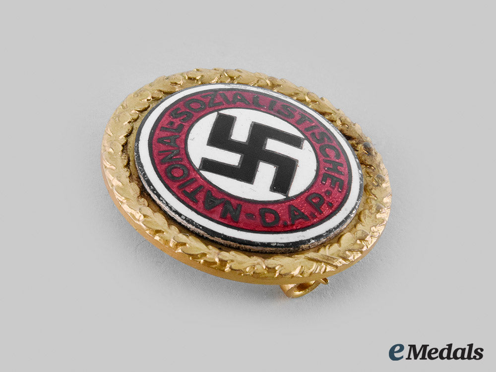 germany,_nsdap._a_set_of_golden_party_badges_belonging_to_ss-_obergruppenführer_arthur_seyss-_inquart,_with_case,_by_deschler&_sohn_m19_25493_1_1_1_1