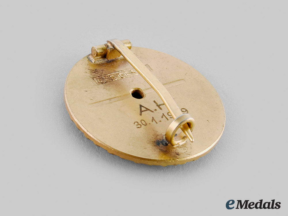 germany,_nsdap._a_set_of_golden_party_badges_belonging_to_ss-_obergruppenführer_arthur_seyss-_inquart,_with_case,_by_deschler&_sohn_m19_25494_1_1_1_1
