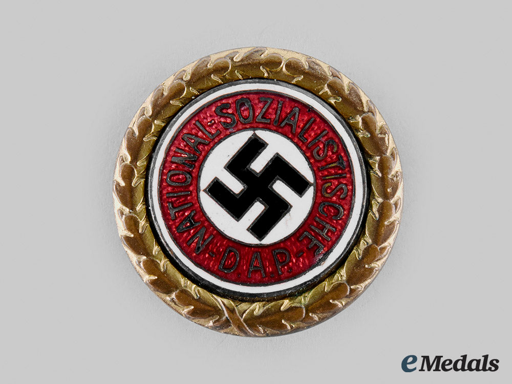 germany,_nsdap._a_set_of_golden_party_badges_belonging_to_ss-_obergruppenführer_arthur_seyss-_inquart,_with_case,_by_deschler&_sohn_m19_25495_1_1_1_1