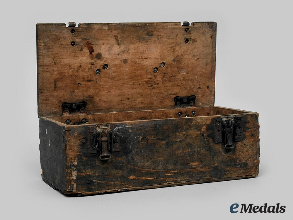 germany,_nsdap._an_ammo_box_belonging_to_arthur_seyß-_inquart_m19_25693