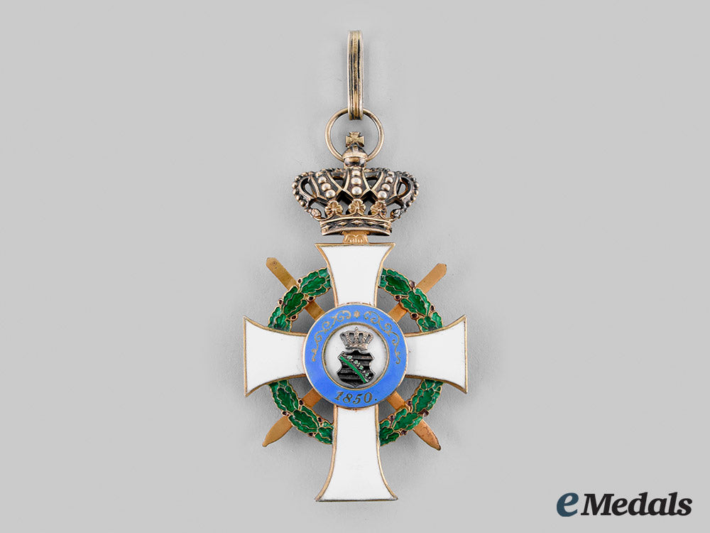 saxony,_kingdom._an_albrecht_order,_commander's_badge_with_swords&_crown,_c.1914_m19_25880