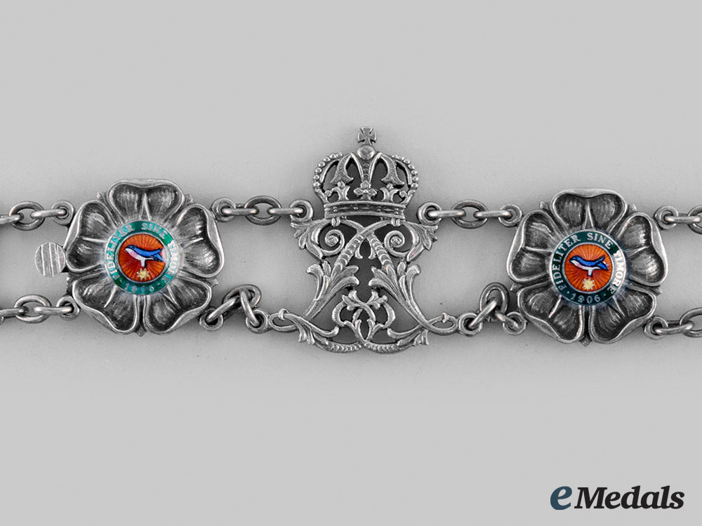 schaumburg-_lippe,_principality._a_silver_chain_of_the_leopold_order,_private_issue_m19_26065_1