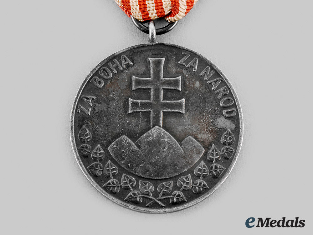 slovak,_republic._a_medal_for_bravery,_ii_class,_large,1945_m19_26259_1
