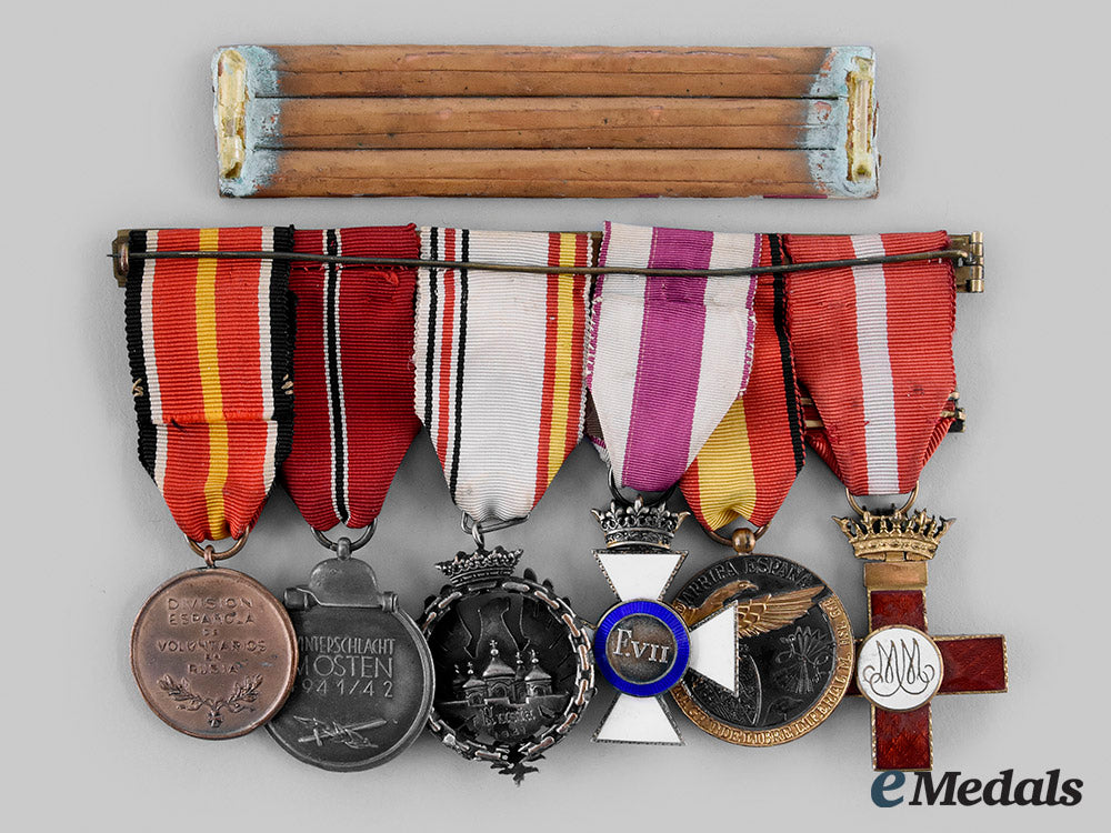 spain,_facsist_state._the_medals_and_documents_to_josé_luis_polo_garcia,_blue_division_officer_m19_26282_1