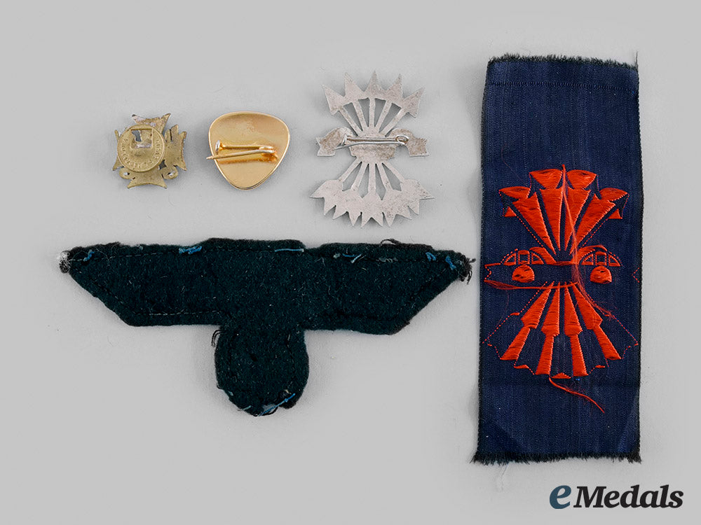 spain,_facsist_state._the_medals_and_documents_to_josé_luis_polo_garcia,_blue_division_officer_m19_26286_1