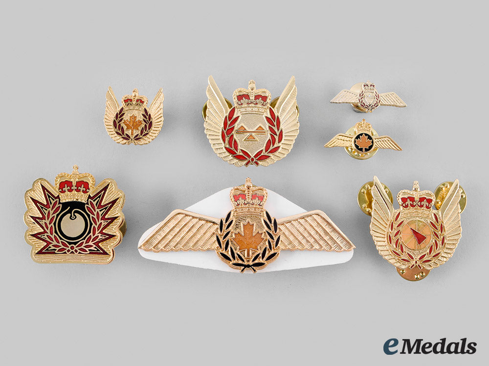 canada._seven_armed_forces_badges_m19_26331_1