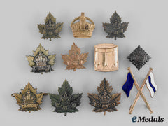 Canada, Commonwealth. A Lot Of Eleven First War Insignia