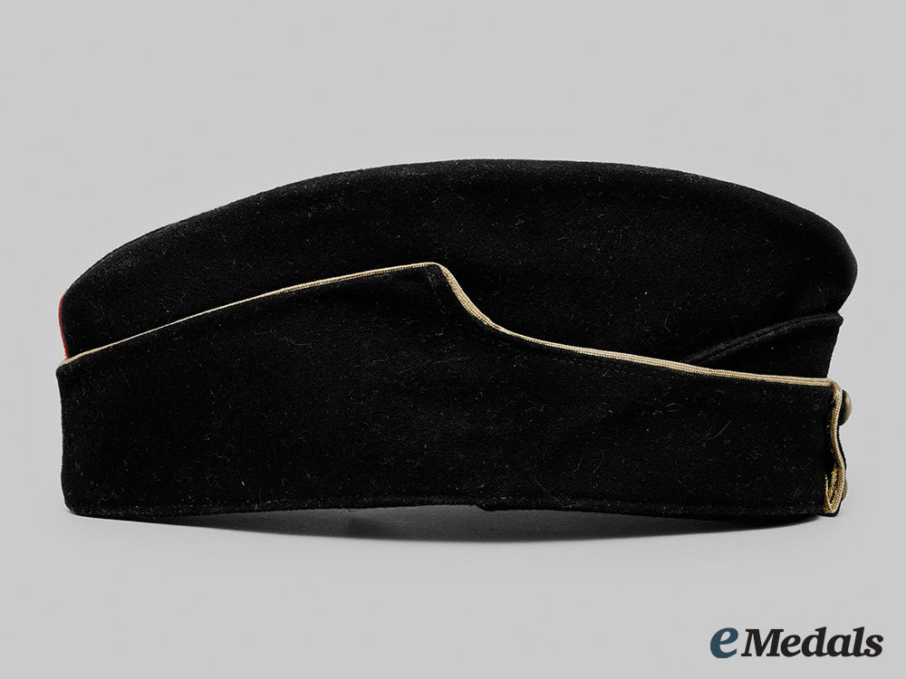 canada,_dominion._a_canadian_field_artillery"_canada_militia"_service_side_cap,_c.1920_m19_26699
