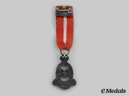 united_kingdom._a_territorial_army_nursing_service_cape_badge1921-1950,_to_f._fearnhead_m19_26729_1_1_1