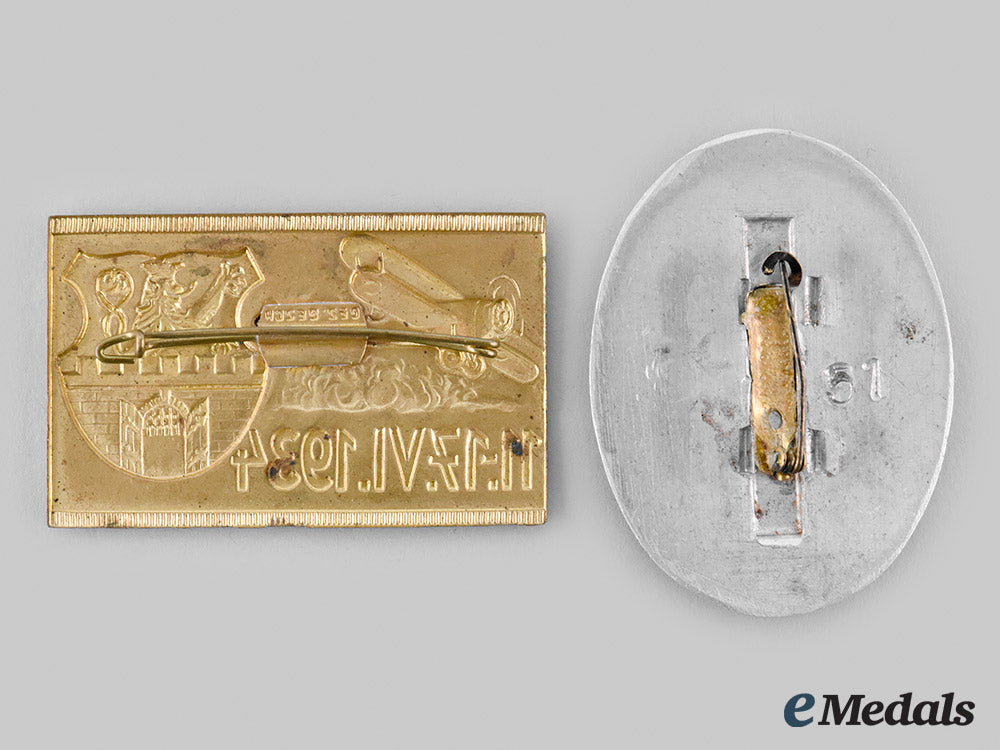 czechoslovakia._a_pair_of_badges_m19_26805