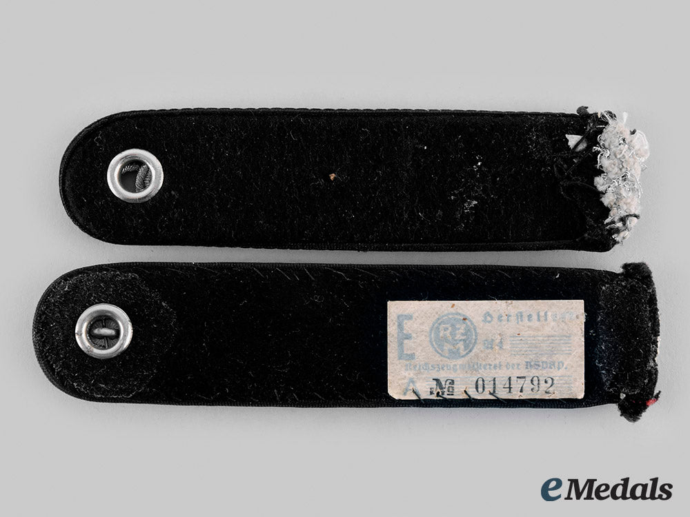 germany,_nskk._a_pair_of_nskk_staffelführer_shoulder_boards_m19_26807_1