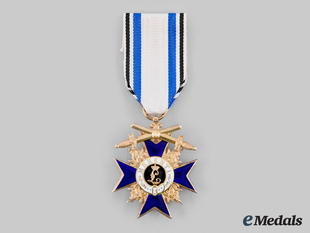 bavaria,_kingdom._a_military_merit_order,_iii_class_with_swords,_by_gebrüder_hemmerle,_c.1915_m19_26825