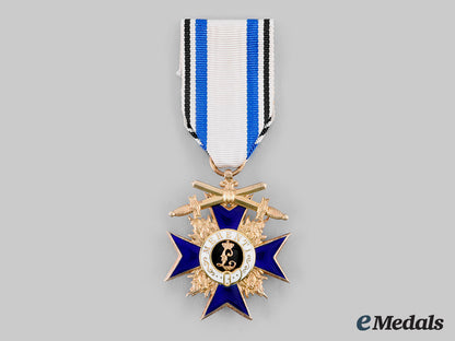 bavaria,_kingdom._a_military_merit_order,_iii_class_with_swords,_by_gebrüder_hemmerle,_c.1915_m19_26825