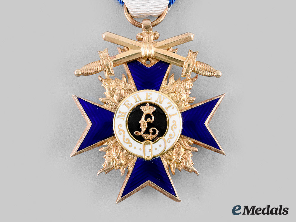 bavaria,_kingdom._a_military_merit_order,_iii_class_with_swords,_by_gebrüder_hemmerle,_c.1915_m19_26826