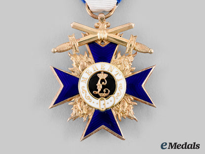 bavaria,_kingdom._a_military_merit_order,_iii_class_with_swords,_by_gebrüder_hemmerle,_c.1915_m19_26826