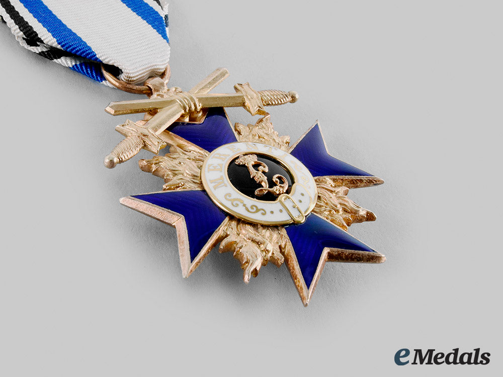 bavaria,_kingdom._a_military_merit_order,_iii_class_with_swords,_by_gebrüder_hemmerle,_c.1915_m19_26828