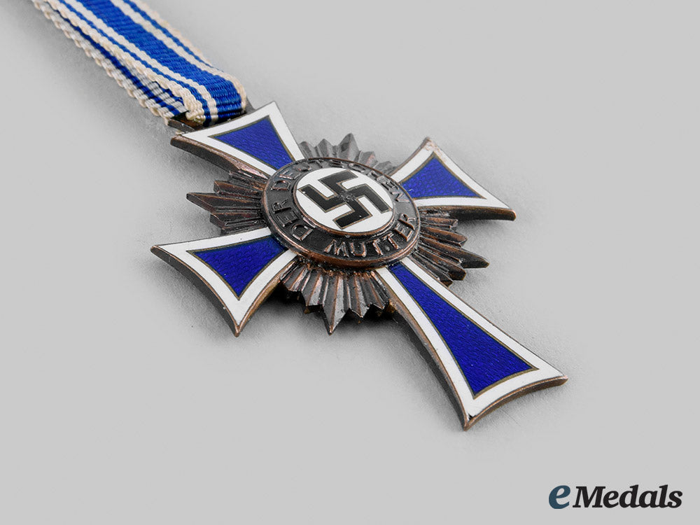 germany,_third_reich._a_lot_of_honour_crosses_of_the_german_mother,_all_grades_m19_26888_2