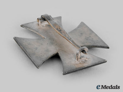 germany,_third_reich._a1939_iron_cross,_i_class,_by_steinhauer_and_lück_with_case_m19_26898