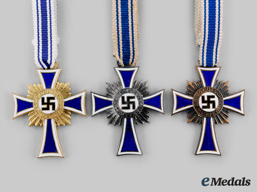 germany,_third_reich._a_lot_of_honour_crosses_of_the_german_mother,_all_grades_m19_26931_1