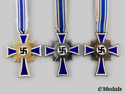 germany,_third_reich._a_lot_of_honour_crosses_of_the_german_mother,_all_grades_m19_26931_1