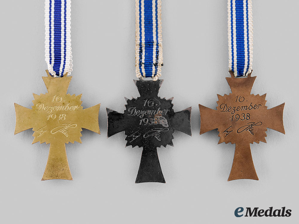 germany,_third_reich._a_lot_of_honour_crosses_of_the_german_mother,_all_grades_m19_26932_1