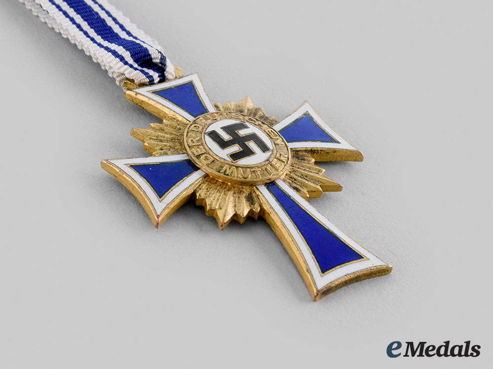 germany,_third_reich._a_lot_of_honour_crosses_of_the_german_mother,_all_grades_m19_26933_1