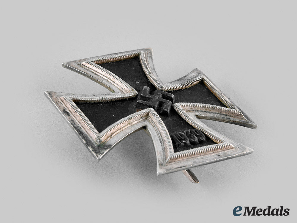 germany,_wehrmacht._a1939_iron_cross_i_class,_with_case,_by_paul_meybauer_m19_27000_2_1_1