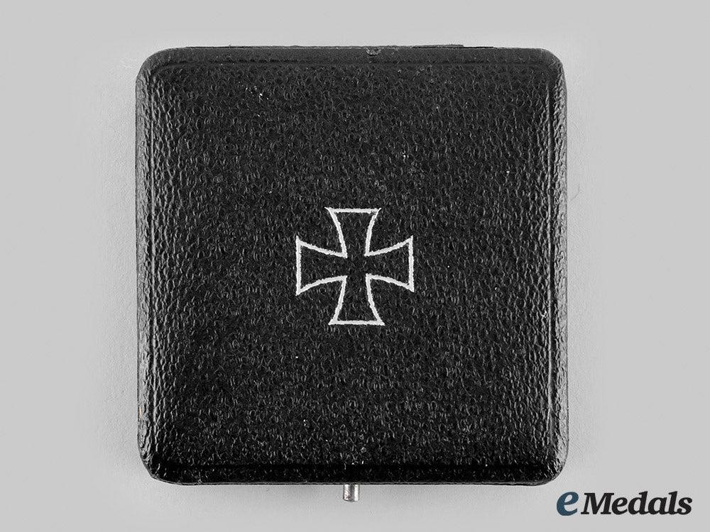 germany,_wehrmacht._a1939_iron_cross_i_class,_with_case,_by_paul_meybauer_m19_27003_2_1_1
