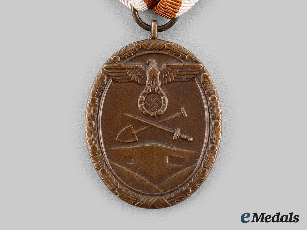 germany,_wehrmacht._a_west_wall_medal_m19_27012_1