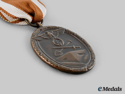 germany,_wehrmacht._a_west_wall_medal_m19_27014_1