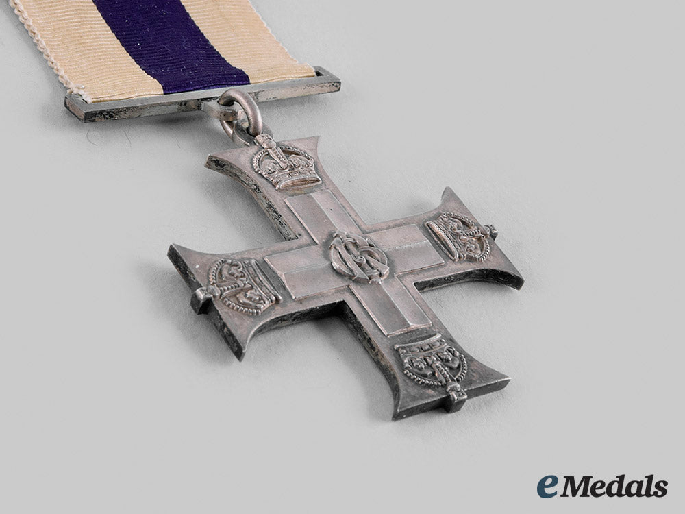 united_kingdom._a_george_v_military_cross_with_case_m19_27070