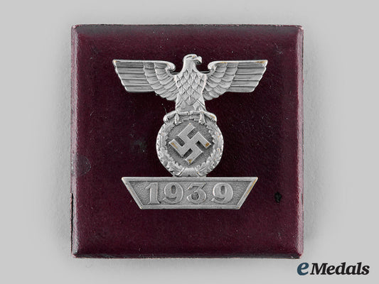 germany,_wehrmacht._a_clasp_to_the1939_iron_cross_ii_class,_type_ii,_with_case_m19_27319
