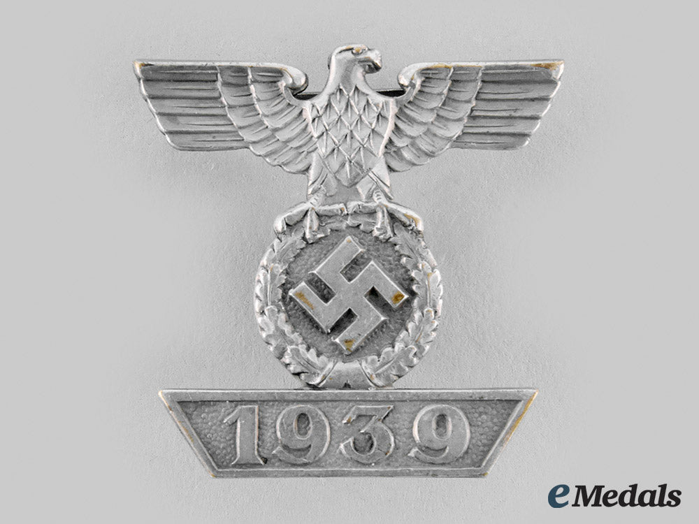 germany,_wehrmacht._a_clasp_to_the1939_iron_cross_ii_class,_type_ii,_with_case_m19_27320
