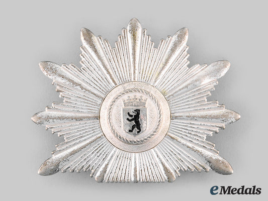germany,_schutzpolizei_berlin._a_post-_war_west_berlin_police_shako_plate,_c,1955_m19_27335