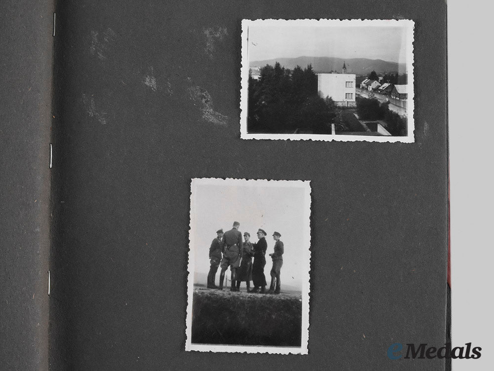 germany,_heer._an_armoured_division_wartime_photo_album,_c.1940_m19_27549_1