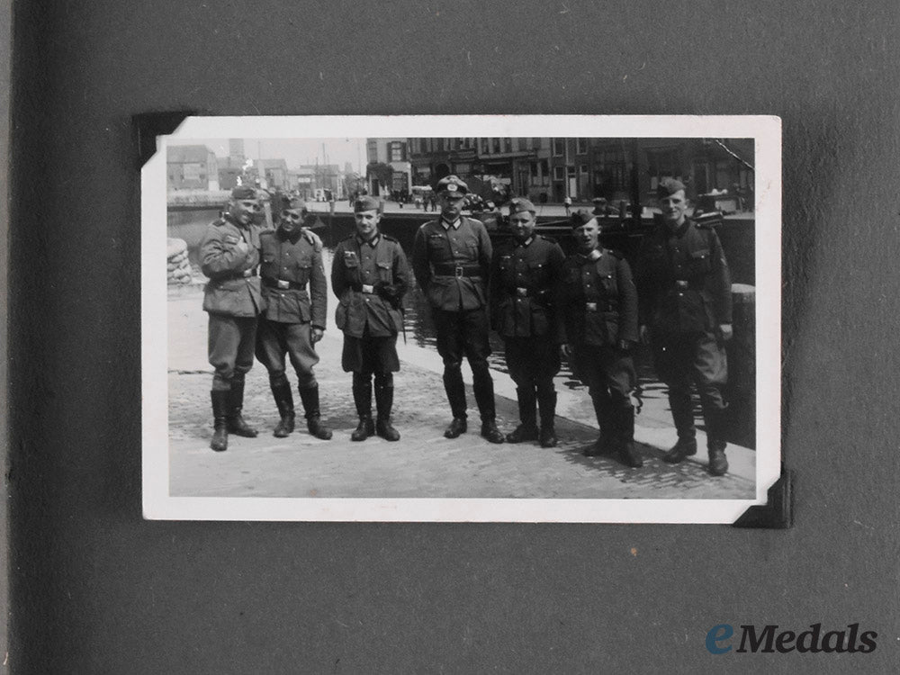germany,_heer._an_armoured_division_wartime_photo_album,_c.1940_m19_27551_1