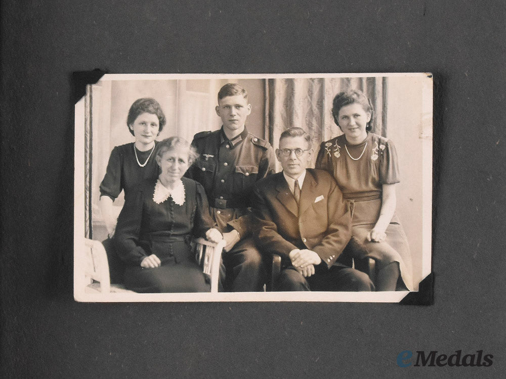 germany,_heer._an_armoured_division_wartime_photo_album,_c.1940_m19_27552_1