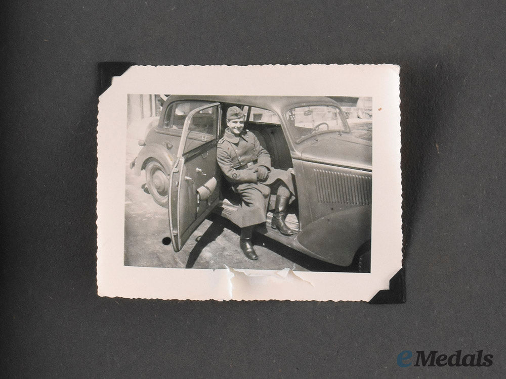 germany,_heer._an_armoured_division_wartime_photo_album,_c.1940_m19_27553_1