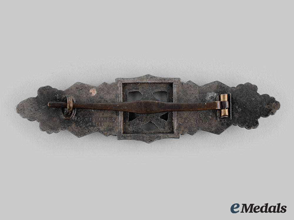 germany,_wehrmacht._a_close_combat_clasp,_bronze_grade,_by_friedrich_linden_m19_27704