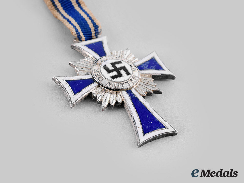 germany,_third_reich._an_honour_cross_of_the_german_mother,_silver_grade_m19_27722
