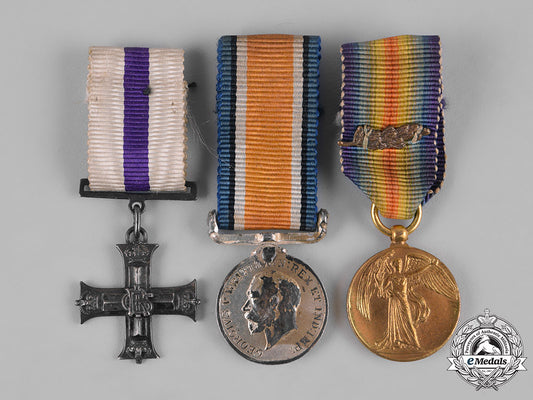 united_kingdom._a_lot_of_three_first_war_miniature_awards_m19_2780
