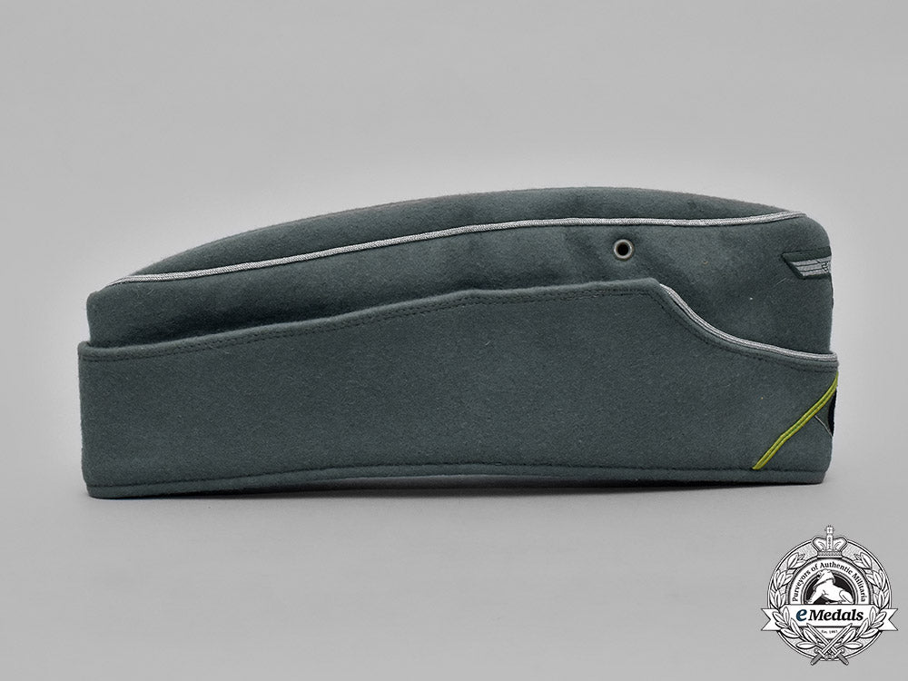 germany,_heer._a_heer_panzergrenadier_officer's_overseas_cap_m19_3556_1_1