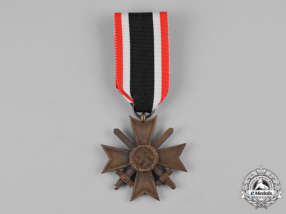 germany,_wehrmacht._a_war_merit_cross,_ii_class_with_swords,_by_frank&_reif_m19_3636