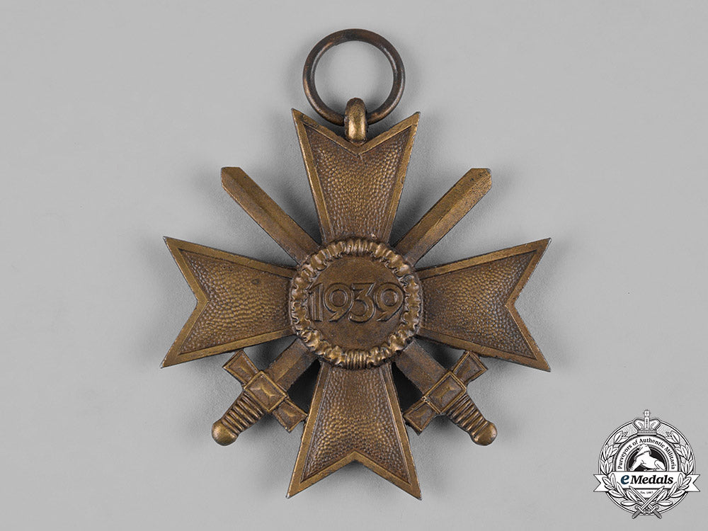 germany,_wehrmacht._a_war_merit_cross,_ii_class_with_swords,_by_frank&_reif_m19_3638