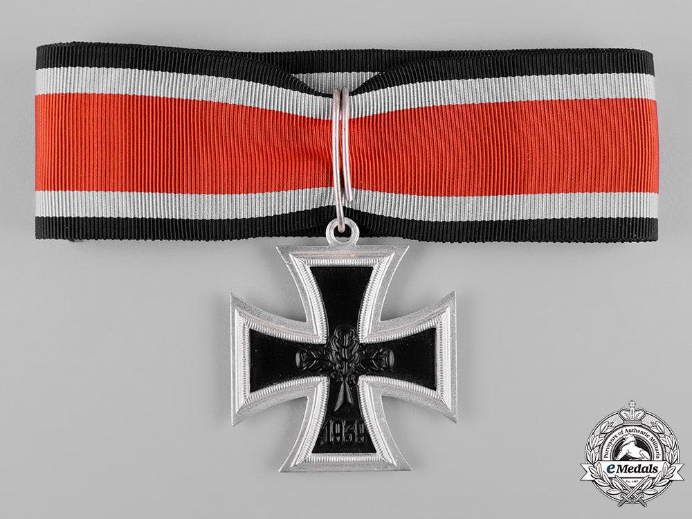 germany,_federal_republic._a_knight’s_cross_of_the_iron_cross1939,_with_case,1957_version_m19_3674