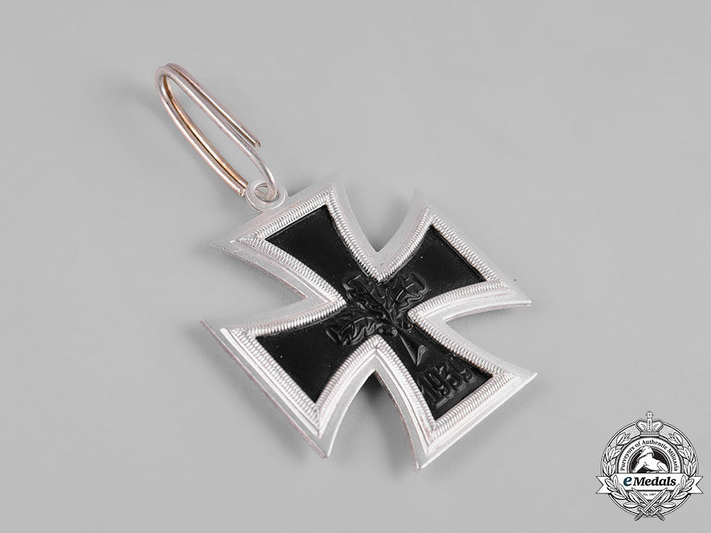 germany,_federal_republic._a_knight’s_cross_of_the_iron_cross1939,_with_case,1957_version_m19_3677