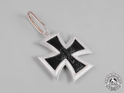 germany,_federal_republic._a_knight’s_cross_of_the_iron_cross1939,_with_case,1957_version_m19_3677